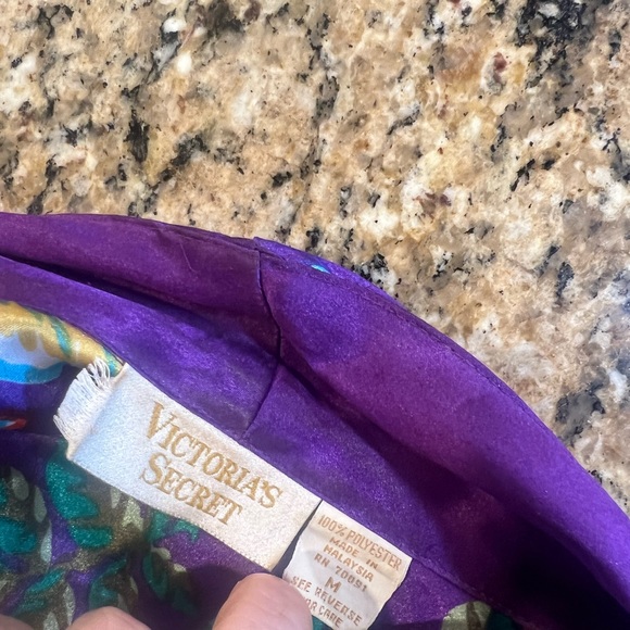 Victoria’s Secret Gold Label Vintage Floral Robe. Size medium - Picture 3 of 3